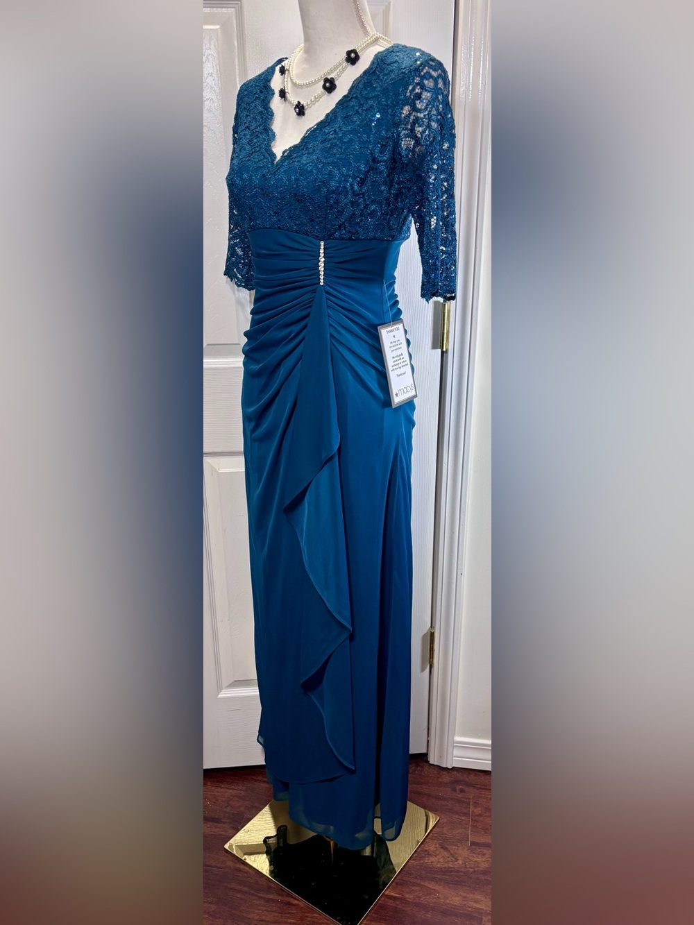 B&A by Betsy & Adam SZ 6-Petite Peacock Lace Ruched V-Neck 3/4 Sleeve Long Gown - Picture 4 of 12